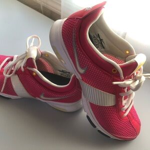 Nike‎ Pink and White Athletic Shoes